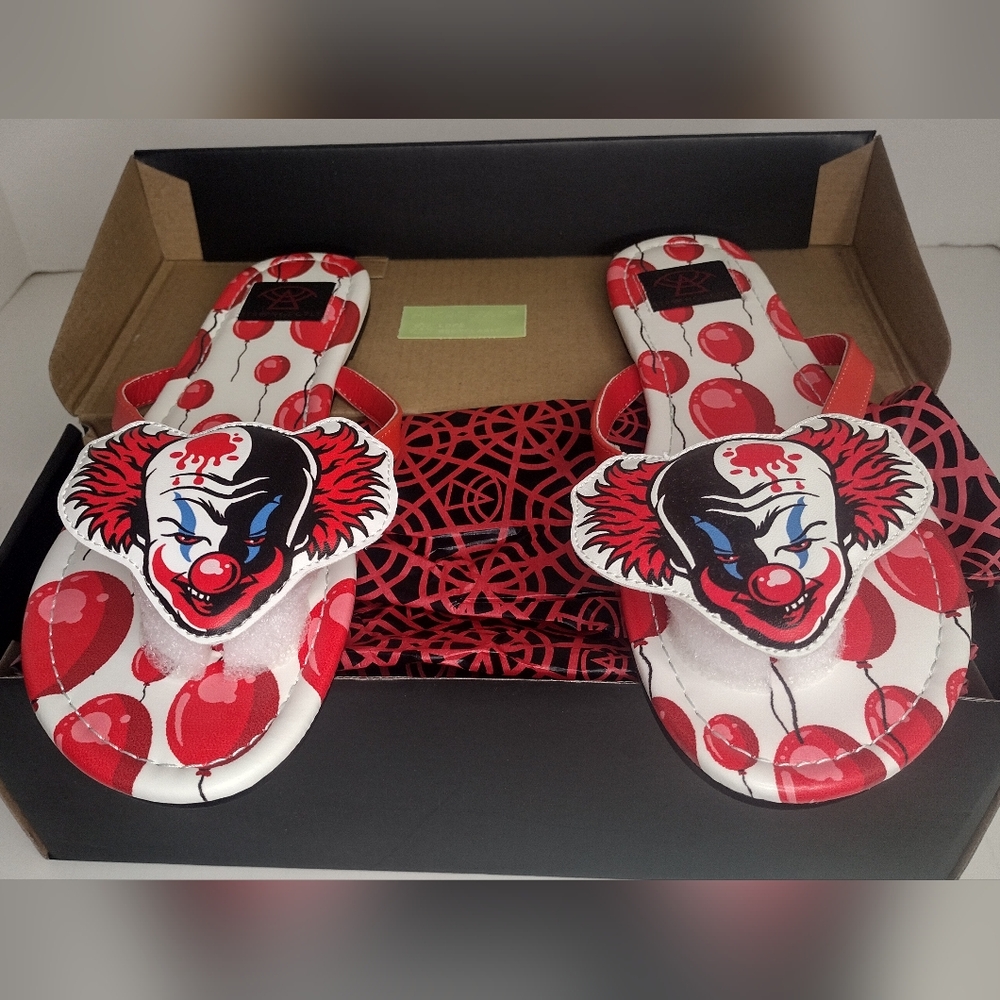 BNIB Strange Cvlt Pennywise the Clown flip flops SIZE 9 "Clown Beety"